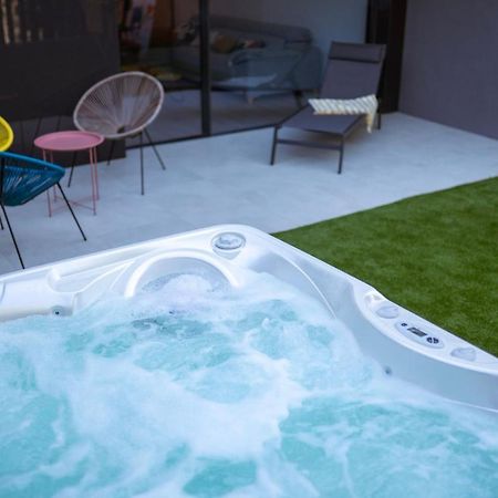 Вилла Casa De Nero - Premium House With Jacuzzi Next To Golf Course Калета-де-Велес Экстерьер фото